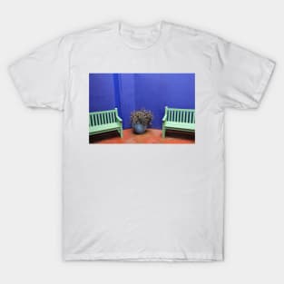 MAJORELLE GARDEN MARRAKECH; TRANQUIL SEAT AMID THE CITY CHAOS T-Shirt